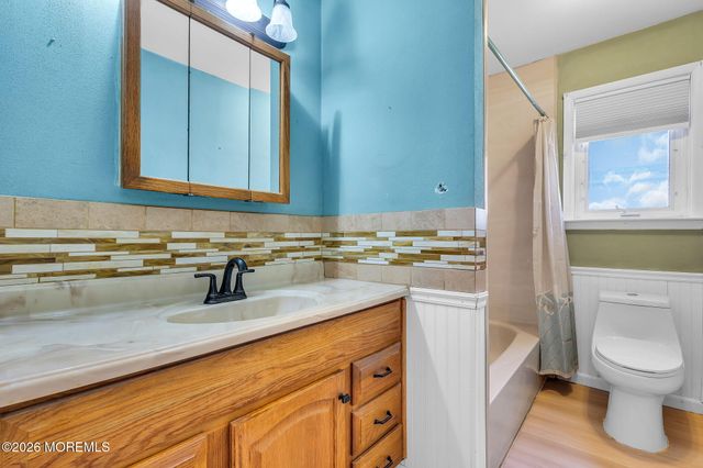 1228 Spray Avenue, Beachwood, NJ 08722
