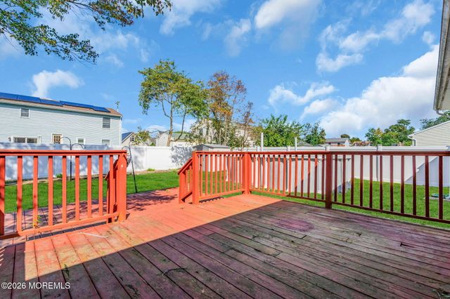 1228 Spray Avenue, Beachwood, NJ 08722