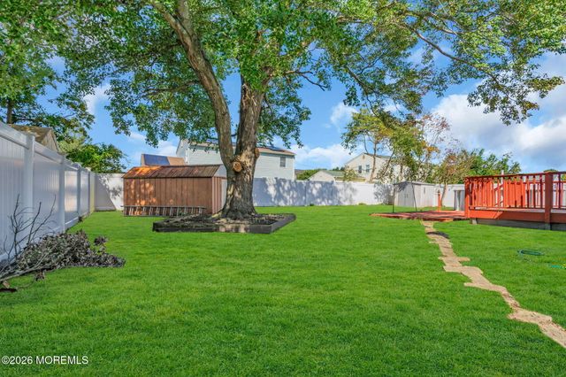 1228 Spray Avenue, Beachwood, NJ 08722