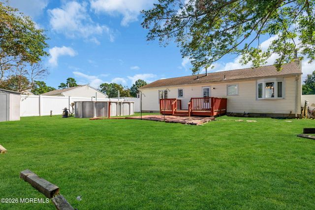 1228 Spray Avenue, Beachwood, NJ 08722