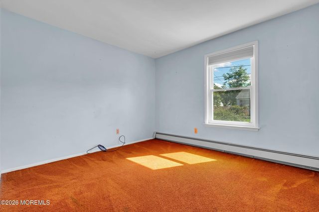 1228 Spray Avenue, Beachwood, NJ 08722
