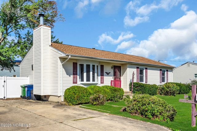 1228 Spray Avenue, Beachwood, NJ 08722