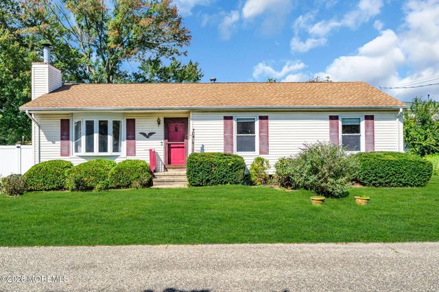 1228 Spray Avenue, Beachwood, NJ 08722
