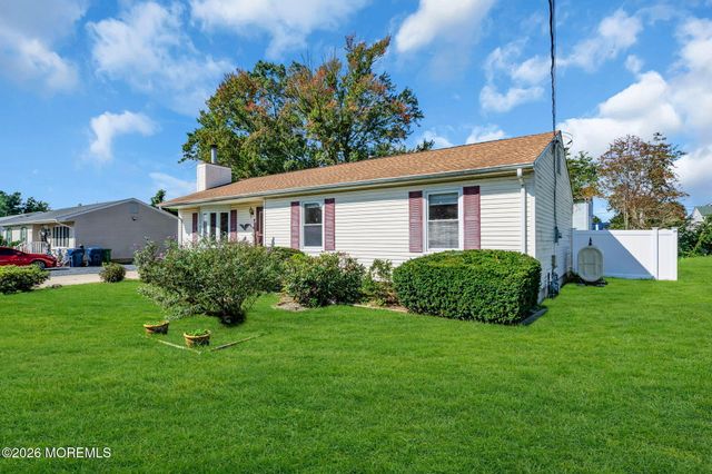 1228 Spray Avenue, Beachwood, NJ 08722
