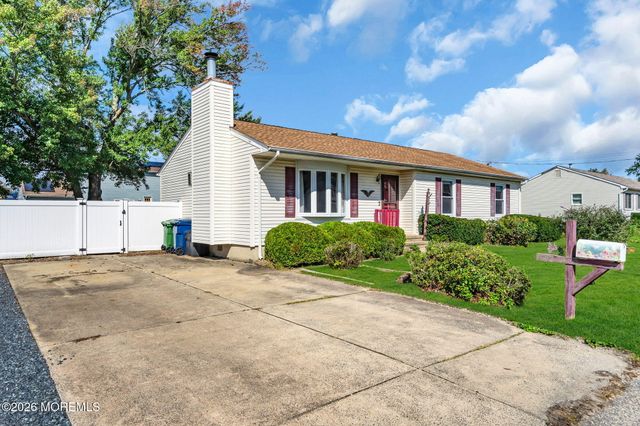 1228 Spray Avenue, Beachwood, NJ 08722