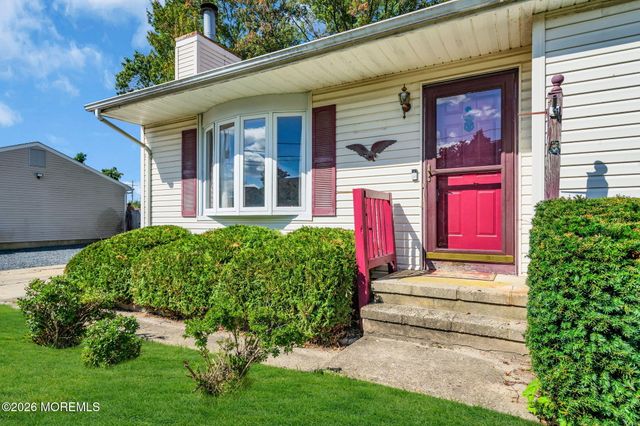 1228 Spray Avenue, Beachwood, NJ 08722
