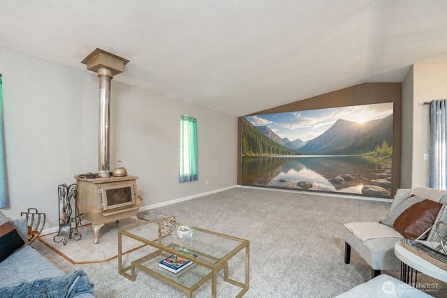 37 3rd Avenue N, Algona, WA 98001