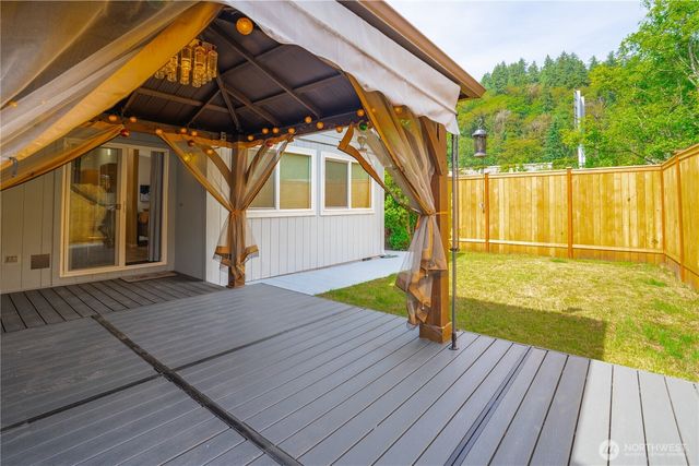37 3rd Avenue N, Algona, WA 98001