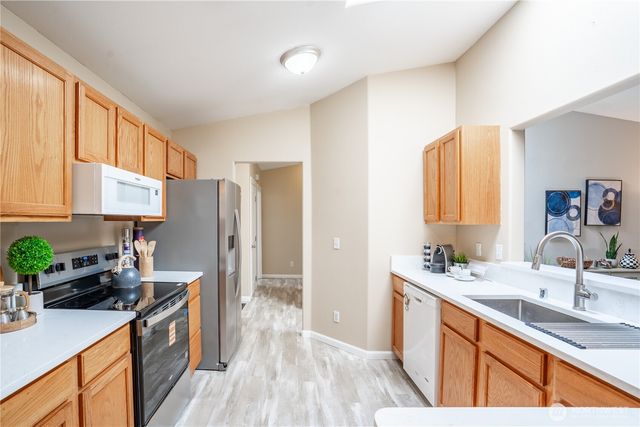 37 3rd Avenue N, Algona, WA 98001