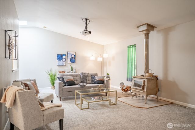 37 3rd Avenue N, Algona, WA 98001