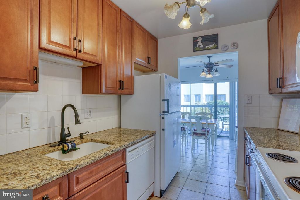 Image 12 of property listing at 13908 N OCEAN ROAD #8C, Ocean City, MD 21842