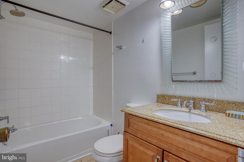 Image 19 of property listing at 13908 N OCEAN ROAD #8C, Ocean City, MD 21842