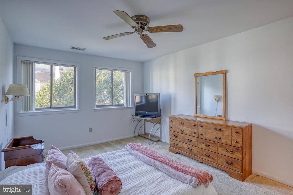 Image 21 of property listing at 13908 N OCEAN ROAD #8C, Ocean City, MD 21842