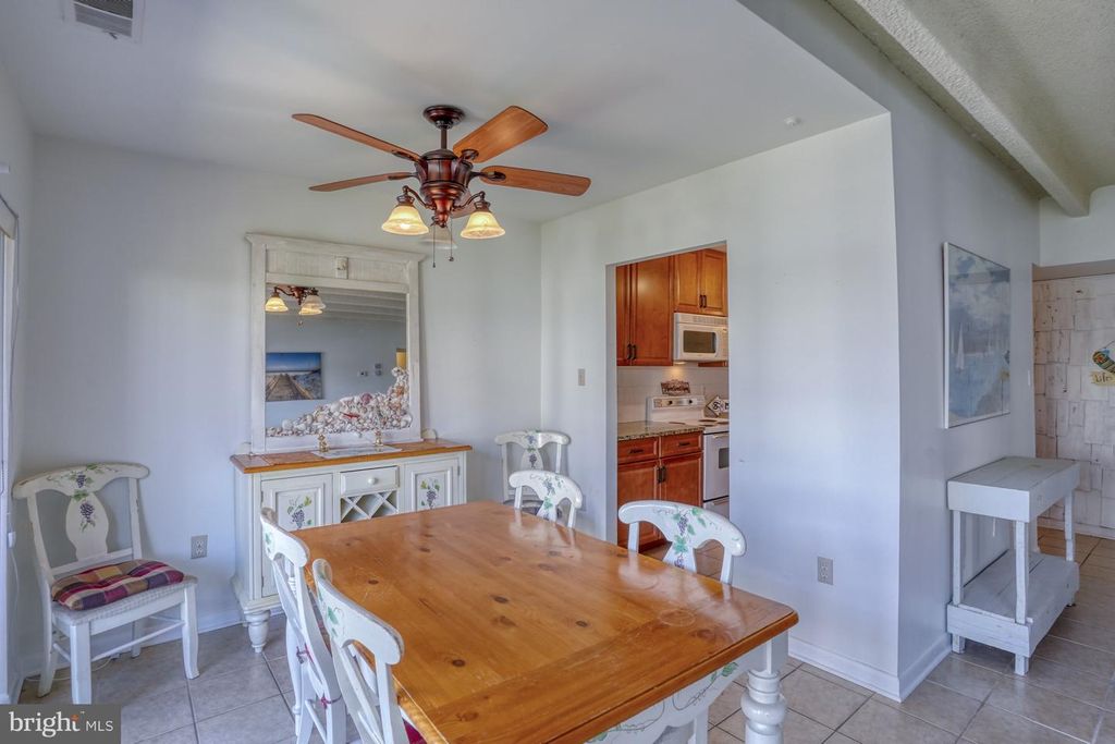 Image 7 of property listing at 13908 N OCEAN ROAD #8C, Ocean City, MD 21842