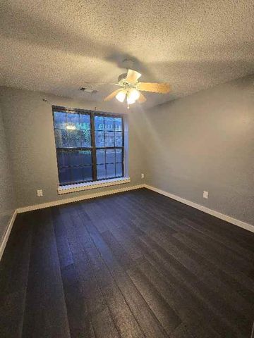 12706 W 110th Terrace, Overland Park, KS 66210