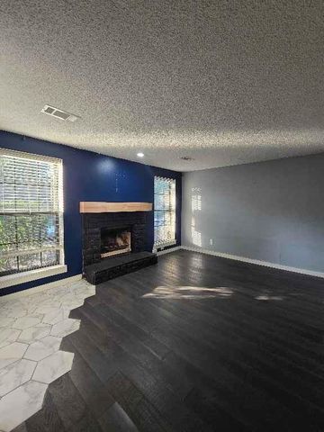 12706 W 110th Terrace, Overland Park, KS 66210