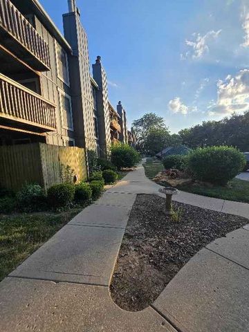 12706 W 110th Terrace, Overland Park, KS 66210