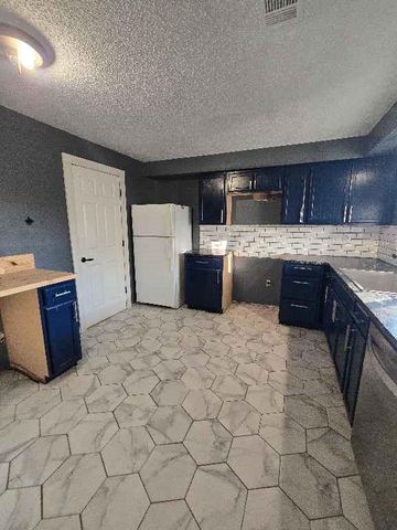 12706 W 110th Terrace, Overland Park, KS 66210