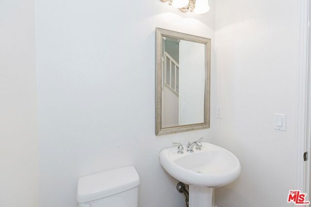 453 N Altadena Drive 8, Pasadena, CA 91107