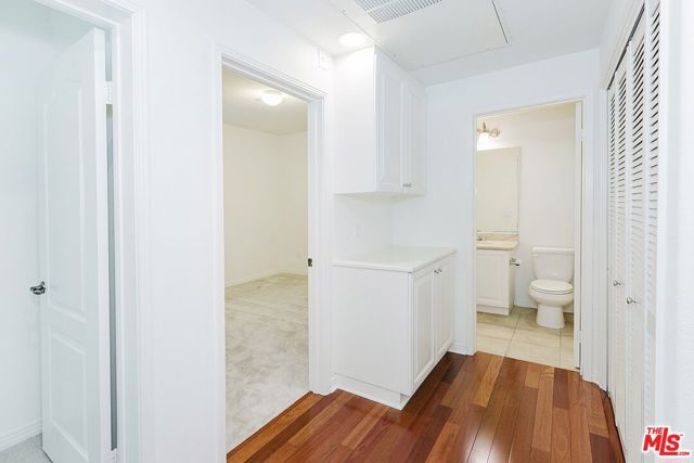 453 N Altadena Drive 8, Pasadena, CA 91107