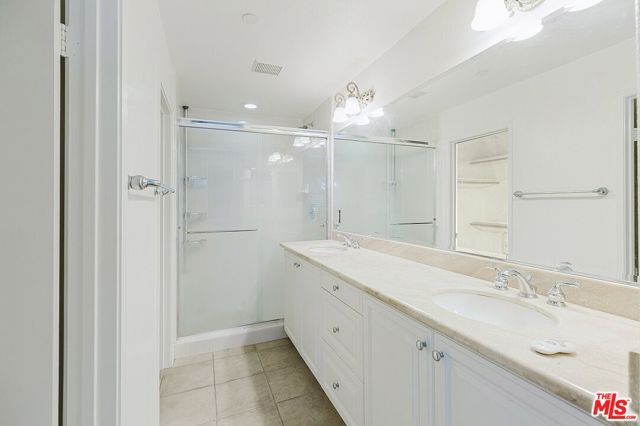 453 N Altadena Drive 8, Pasadena, CA 91107