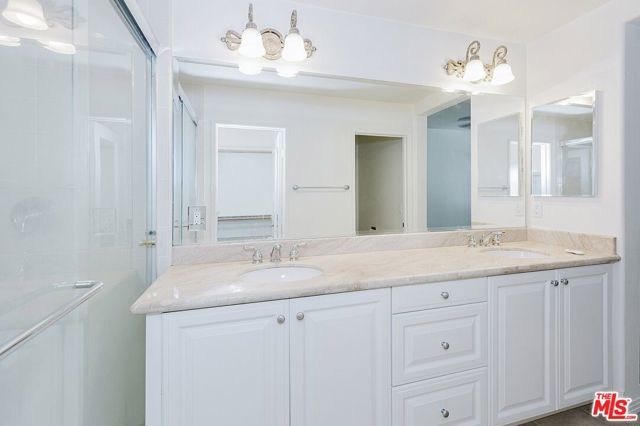 453 N Altadena Drive 8, Pasadena, CA 91107