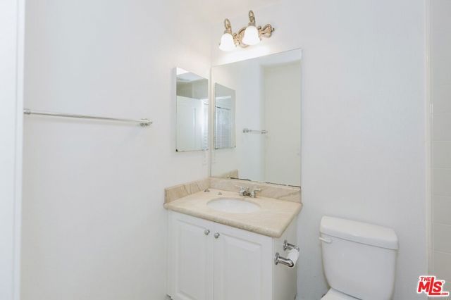 453 N Altadena Drive 8, Pasadena, CA 91107