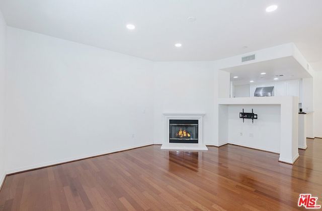 453 N Altadena Drive 8, Pasadena, CA 91107