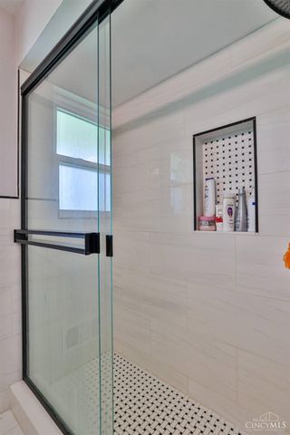 8698 Cox Road, West Chester, OH 45069