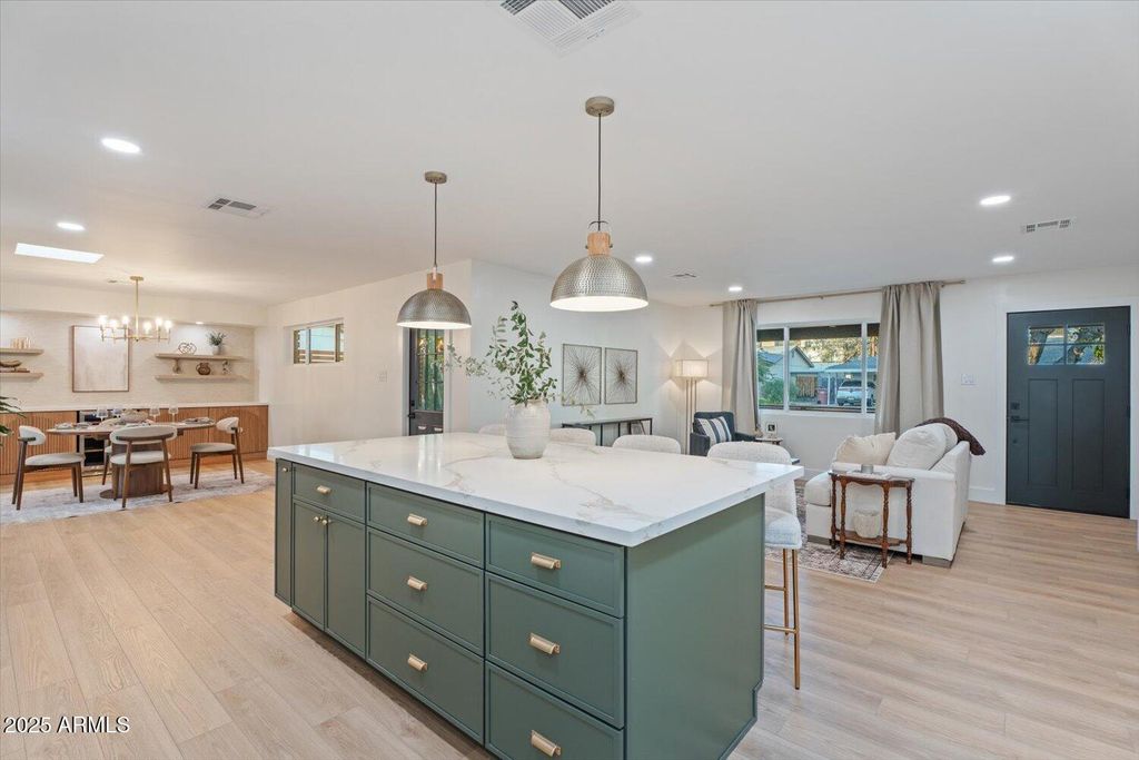 6637 E CULVER Street, Scottsdale, AZ 85257