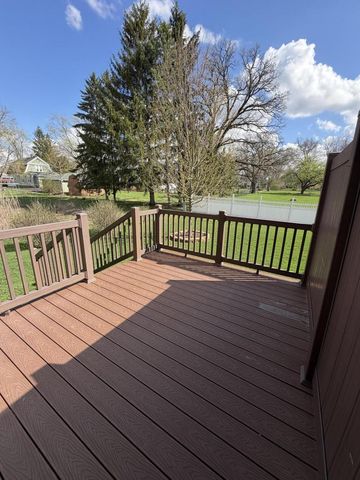 3001 Graydon AVENUE, East Troy, WI 53120