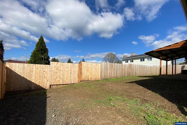 1784 Tamarack St, Sweet Home, OR 97386