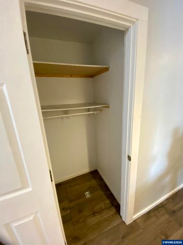 1784 Tamarack St, Sweet Home, OR 97386