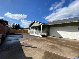 1784 Tamarack St, Sweet Home, OR 97386