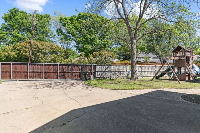 2814 Cheshire Circle, Carrollton, TX 75007