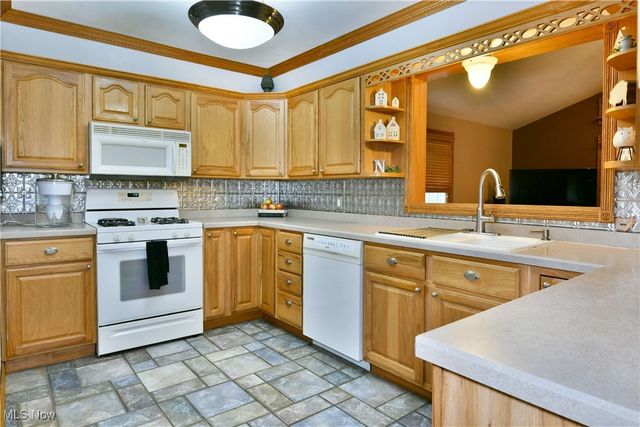 1550 Genesee Avenue NE, Warren, OH 44483