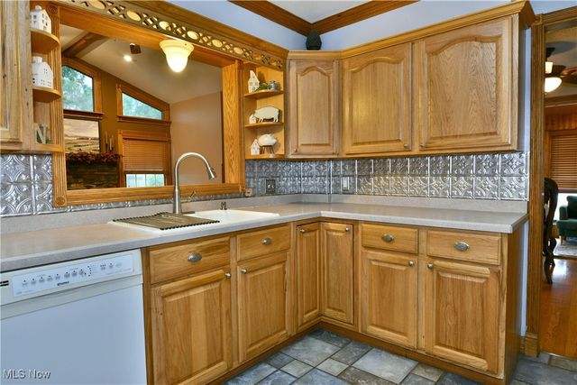 1550 Genesee Avenue NE, Warren, OH 44483