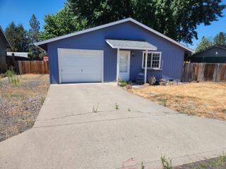 28 NE Hillcrest Street, Madras, OR 97741