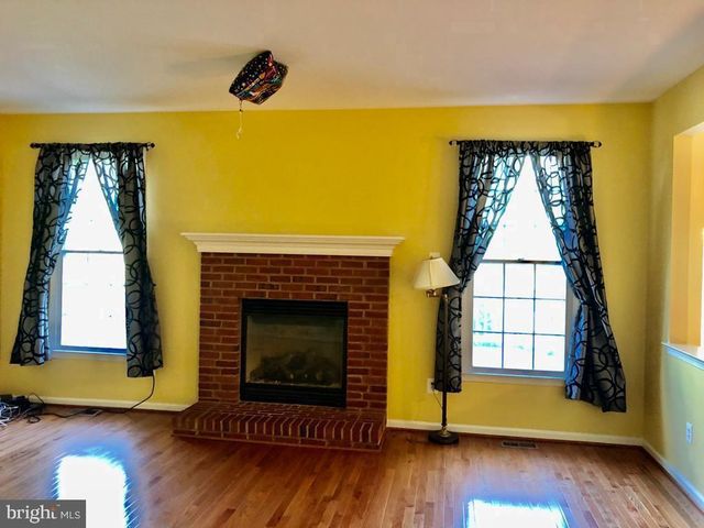 20084 BOXWOOD PL, Ashburn, VA 20147