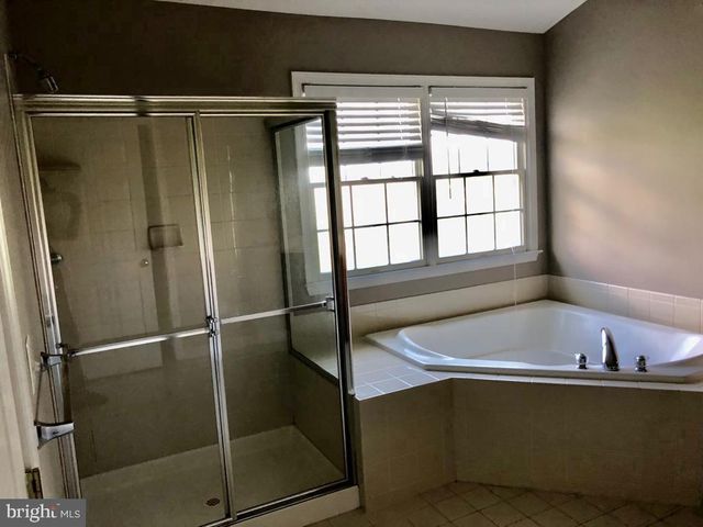 20084 BOXWOOD PL, Ashburn, VA 20147