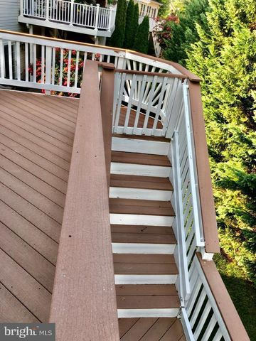 20084 BOXWOOD PL, Ashburn, VA 20147