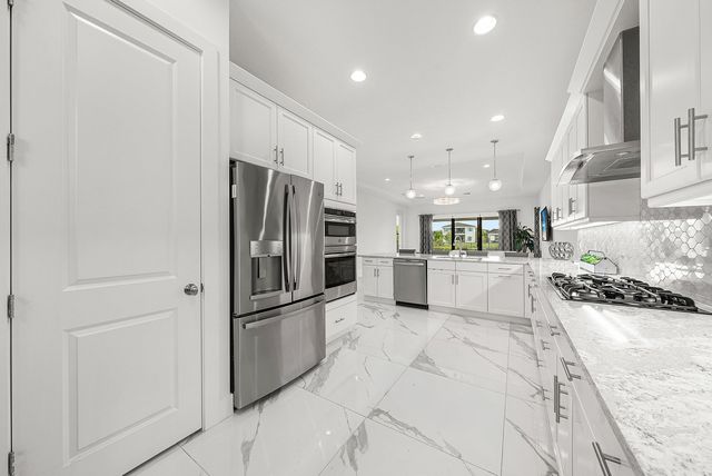 13689 ARTISAN Circle, Palm Beach Gardens, FL 33418