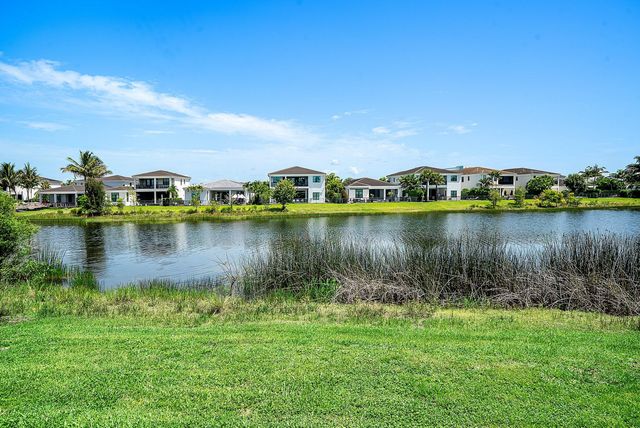 13689 ARTISAN Circle, Palm Beach Gardens, FL 33418