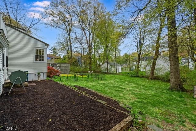 8 Lessing Rd, West Orange Twp., NJ 07052