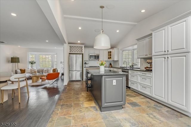 8 Lessing Rd, West Orange Twp., NJ 07052