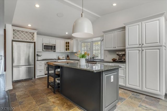 8 Lessing Rd, West Orange Twp., NJ 07052
