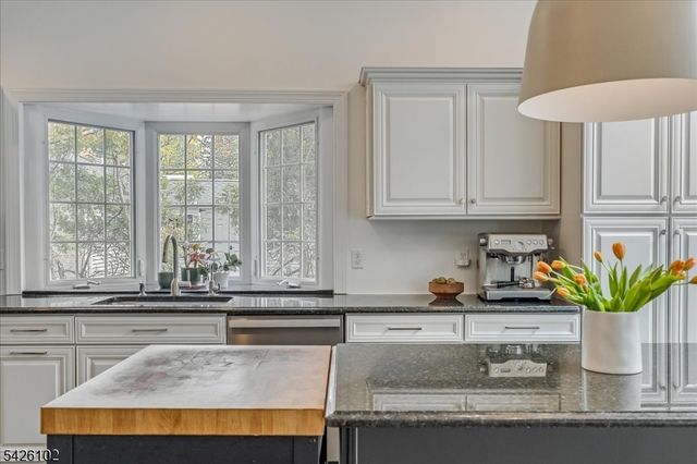 8 Lessing Rd, West Orange Twp., NJ 07052