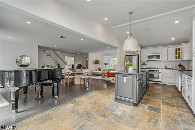 8 Lessing Rd, West Orange Twp., NJ 07052