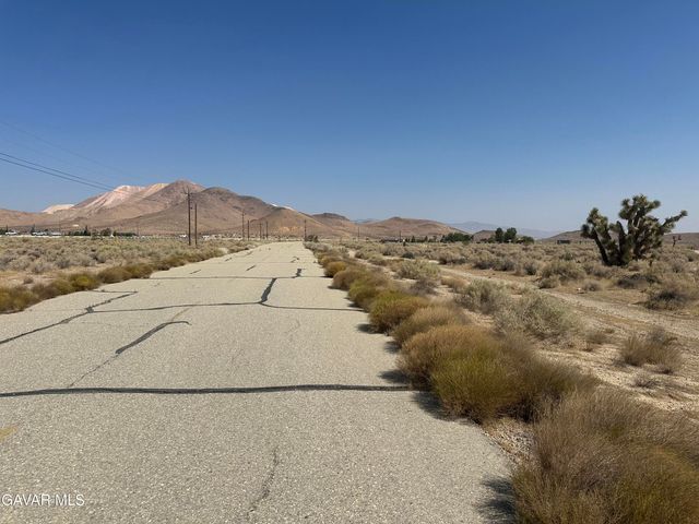 Frontage Road, Mojave, CA 93501