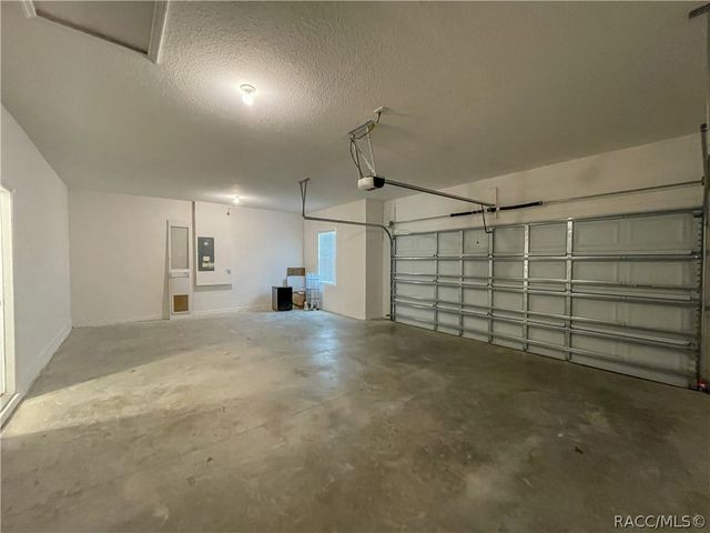 2 Chrysanthemum Court, Homosassa, FL 34446